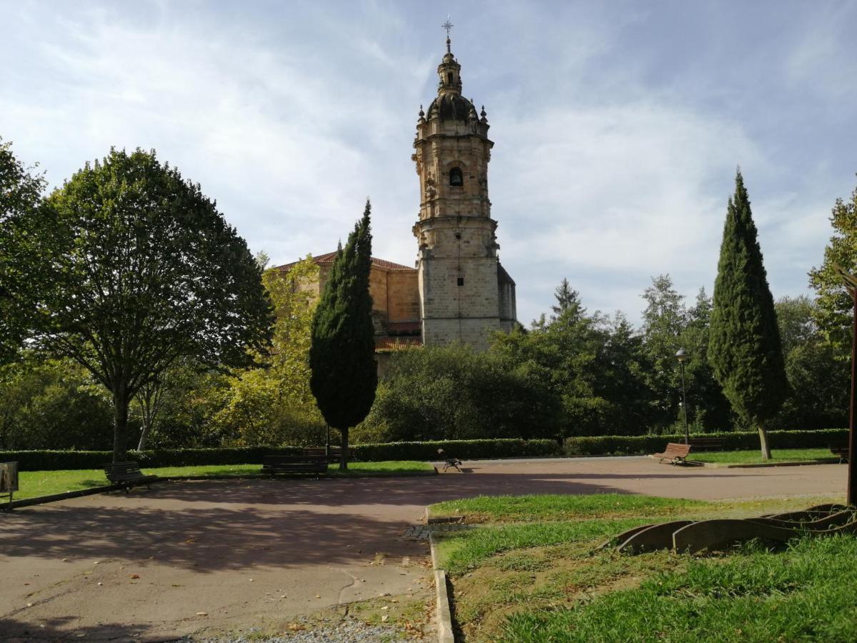 Andramari Tourist Home Parking& Wifi Amorebieta-Etxano Buitenkant foto